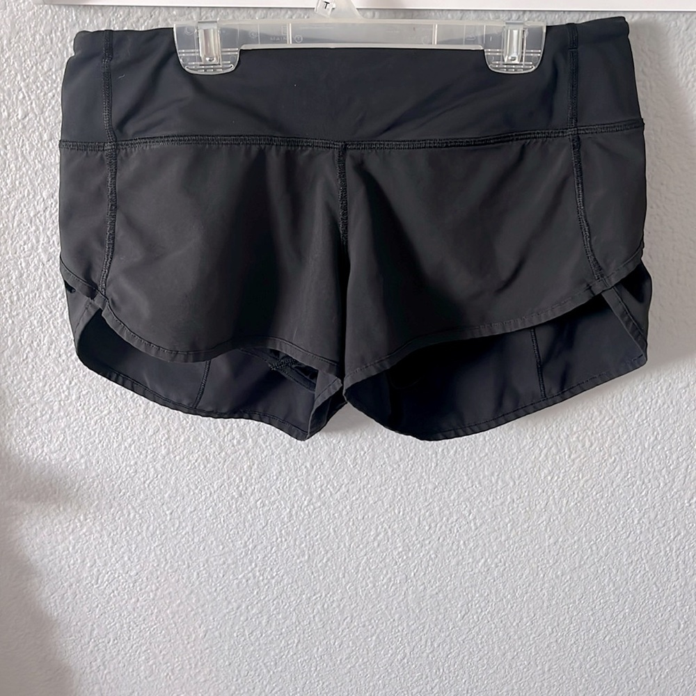 Lululemon Speed Up Low rise 2.5” shorts